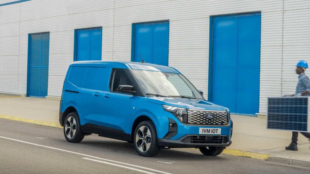 Ford Transit Courier Furgone (2)
