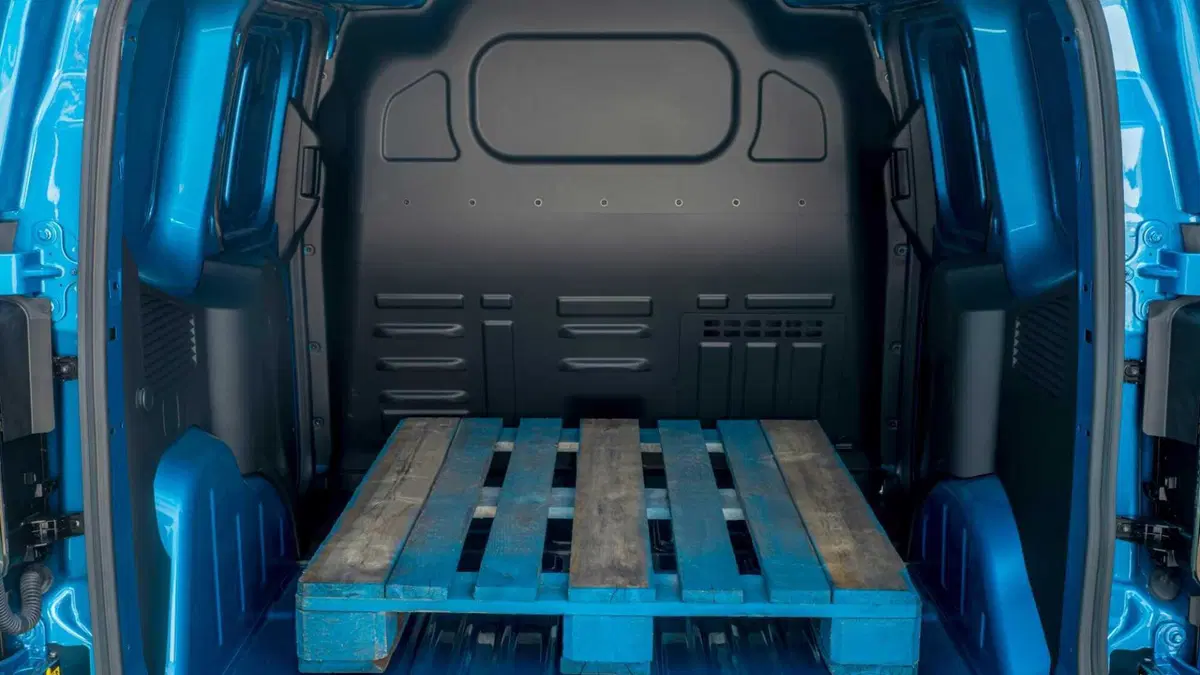 Ford Transit Courier Furgone (11)