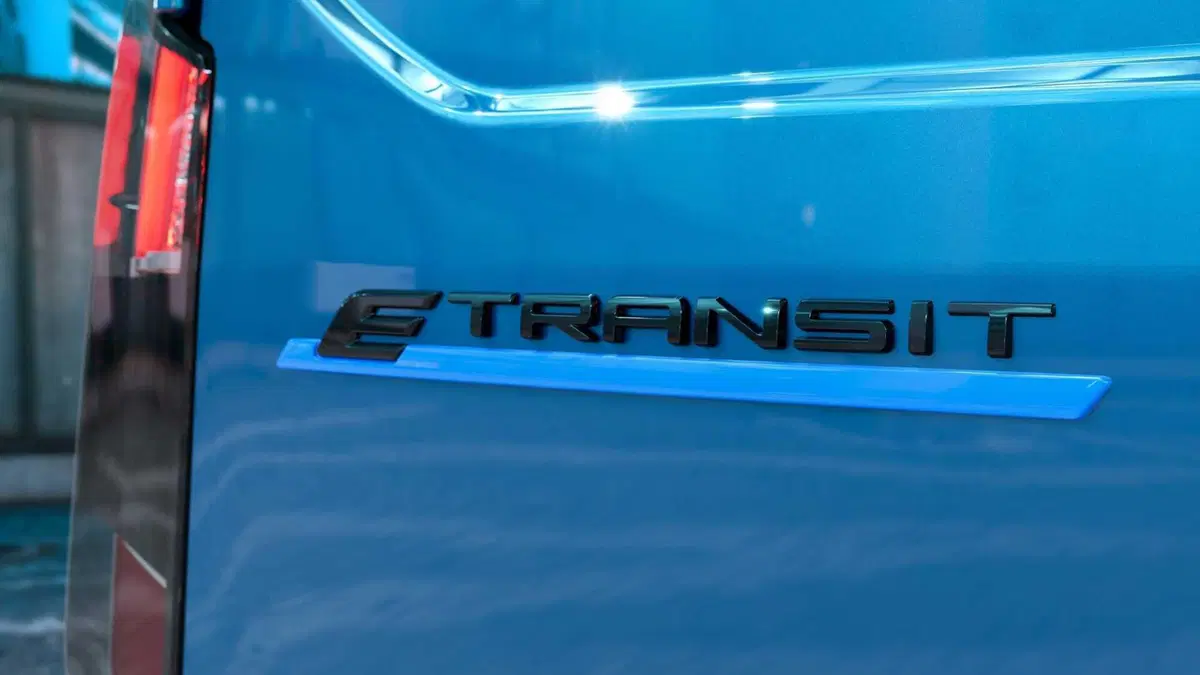 Ford Transit Courier Furgone (18)