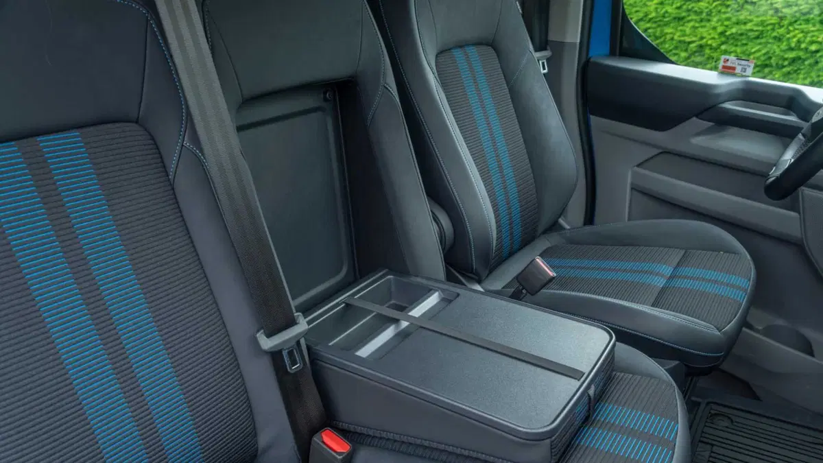 Ford E-Transit Custom Furgone e Transit custom V710 320 64kWh 218cv Trend L1H1 d.cab (9)