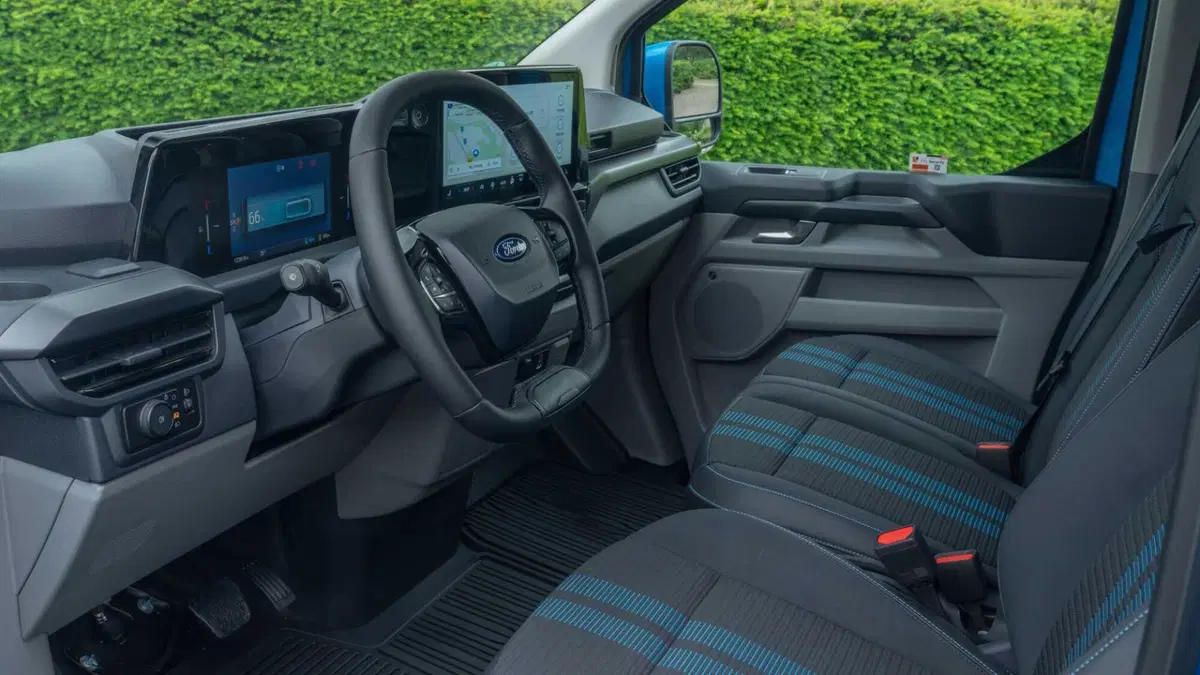 Ford E-Transit Custom Furgone e Transit custom V710 320 64kWh 218cv Trend L1H1 d.cab (6)