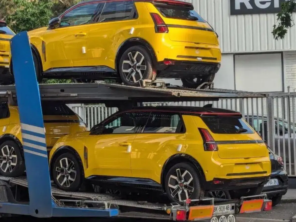 Renault 5: sono in arrivo, grazie alla produzione in “10 ore e 1.000 pezzi”, parola di Luca De Meo (2)
