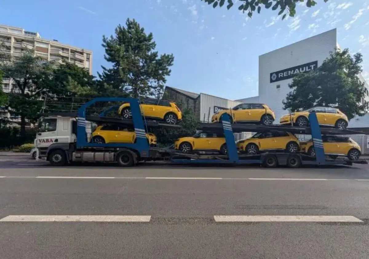 Renault 5: sono in arrivo, grazie alla produzione in “10 ore e 1.000 pezzi”, parola di Luca De Meo (3)
