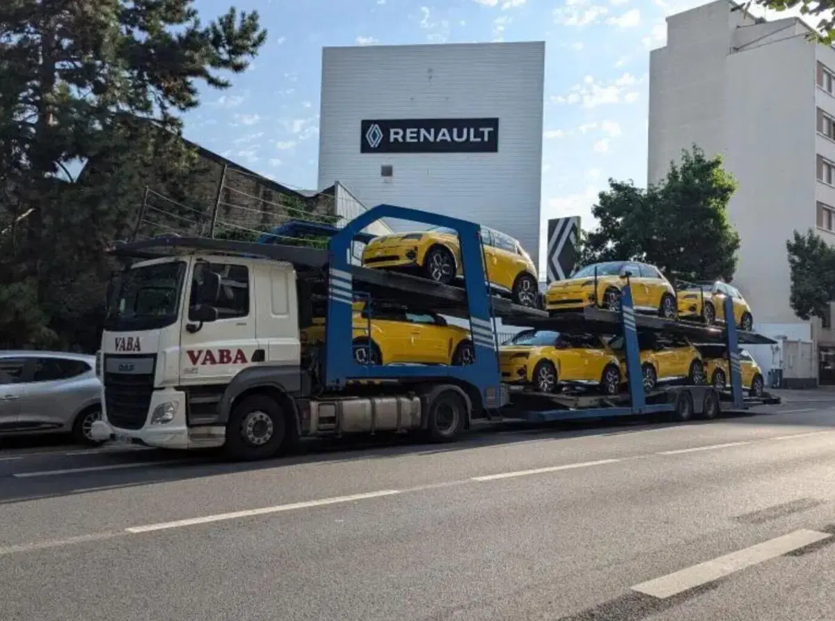 Renault 5: sono in arrivo, grazie alla produzione in “10 ore e 1.000 pezzi”, parola di Luca De Meo (4)