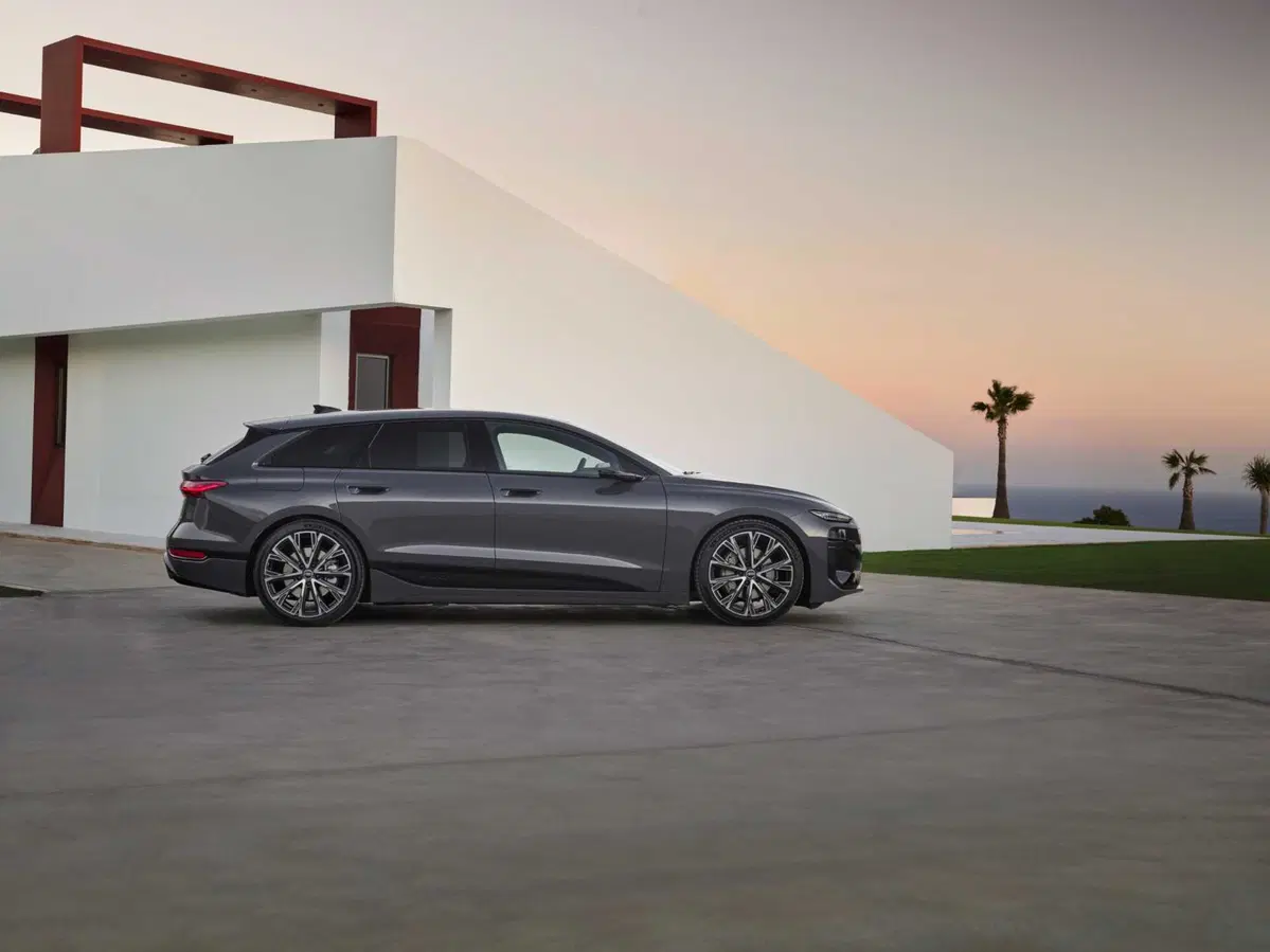 Audi A6 e-tron: arriva l'elettrica Sportback e familiare con piattaforma PPE (21)