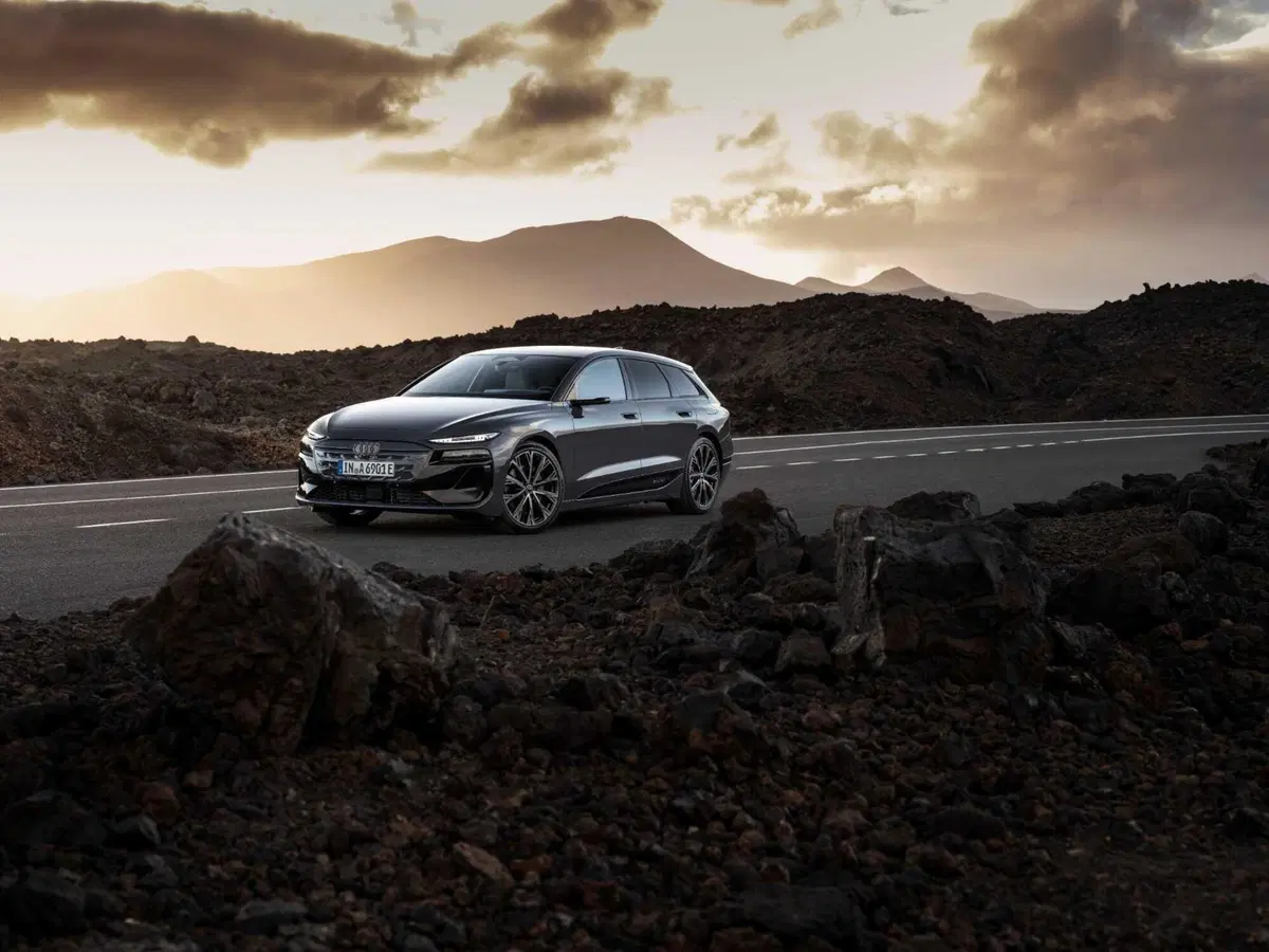 Audi A6 e-tron: arriva l'elettrica Sportback e familiare con piattaforma PPE (28)