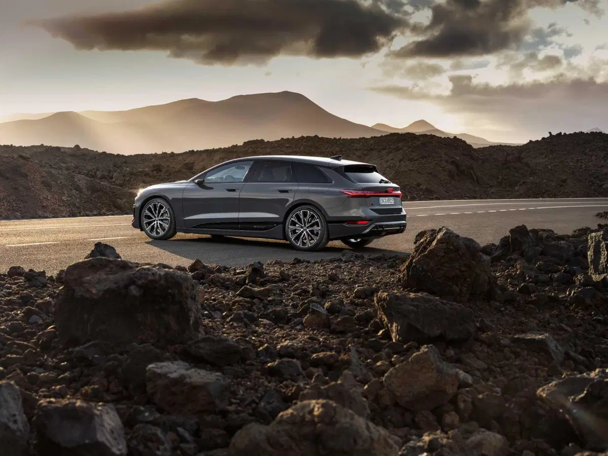Audi A6 e-tron: arriva l'elettrica Sportback e familiare con piattaforma PPE (29)