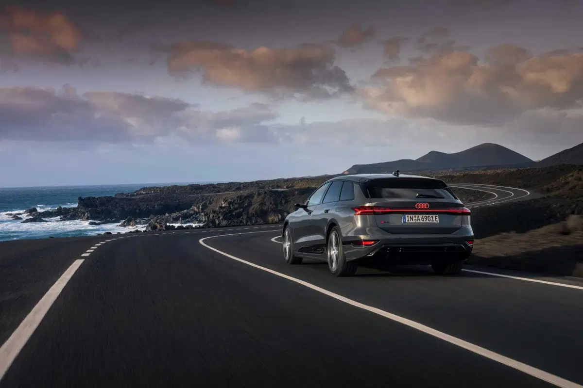 Audi A6 e-tron: arriva l'elettrica Sportback e familiare con piattaforma PPE (38)