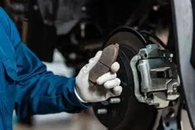 Sostituire i freni: la guida completa per un impianto frenante sempre al top