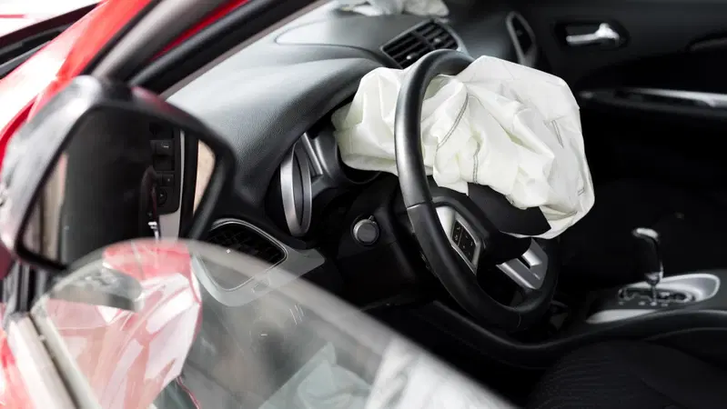 Airbag Takata: Citroen Francia li sostituisce a casa e in mezz'ora, ma gli altri paesi?