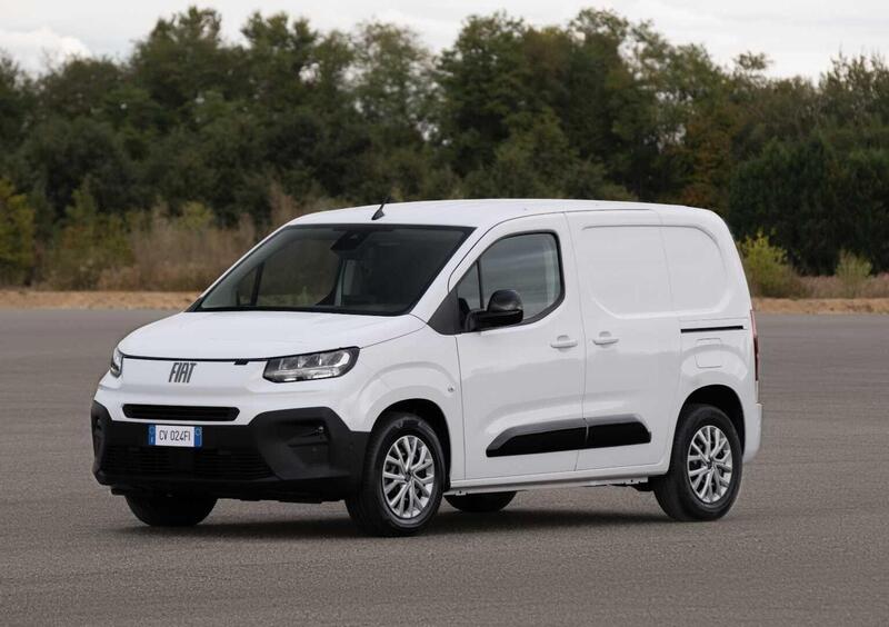 Fiat Doblò Furgone (2022-->>) (2)