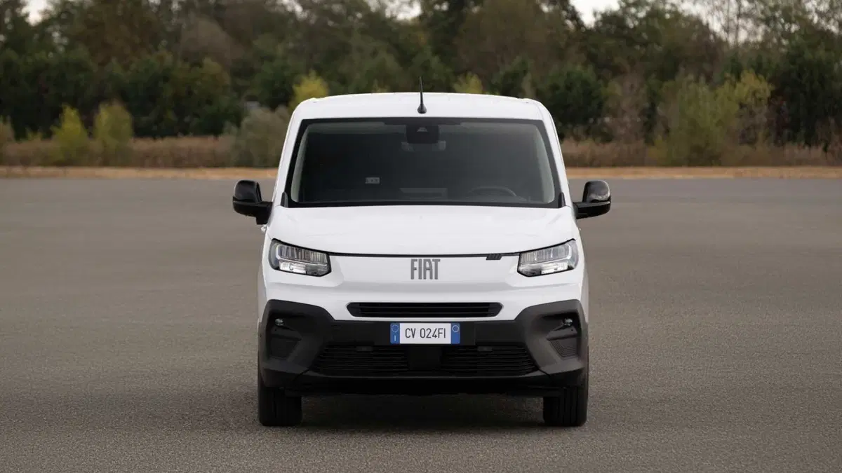 Fiat Doblò Furgone crew cab 1.5 bluehdi 130cv AT8 (4)