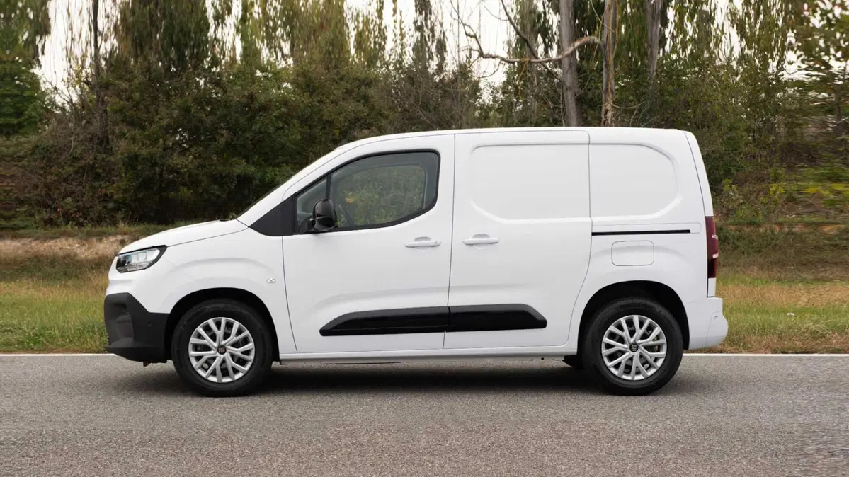 Fiat e-Doblò Furgone crew cab Bev 50kwh (4)