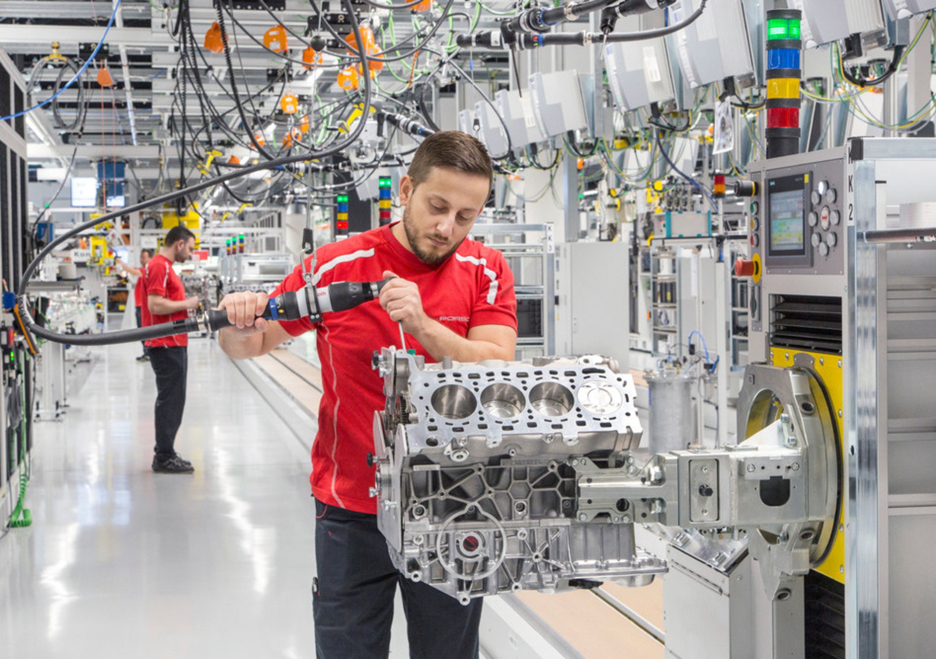 Porsche: inaugurato il nuovo polo per la produzione dei nuovi motori V8