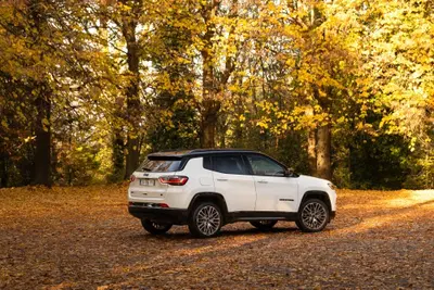 Jeep Compass plug-in o hybrid allo stesso prezzo con gli incentivi