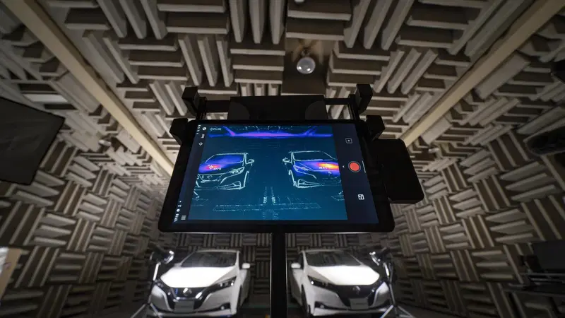 Nissan: la nuova vernice con i metamateriali che sarebbe l'ideale per questa estate torrida