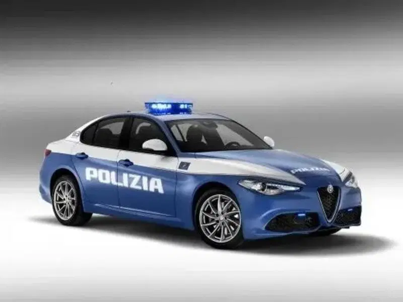 L'Alfa Romeo Giulia gi&agrave; in servizio presso la Polstrada