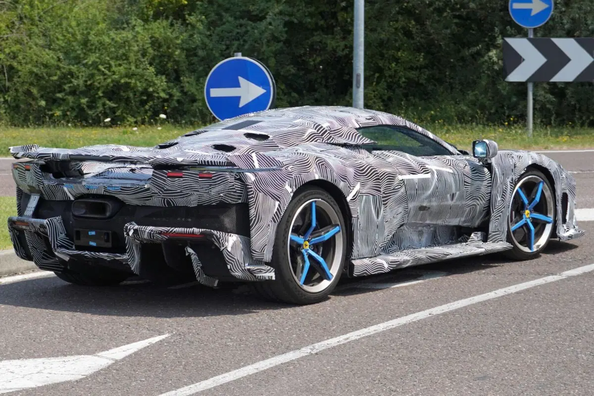 Ferrari F250: scopriamo le forme della nuova supercar | Foto Spia (5)