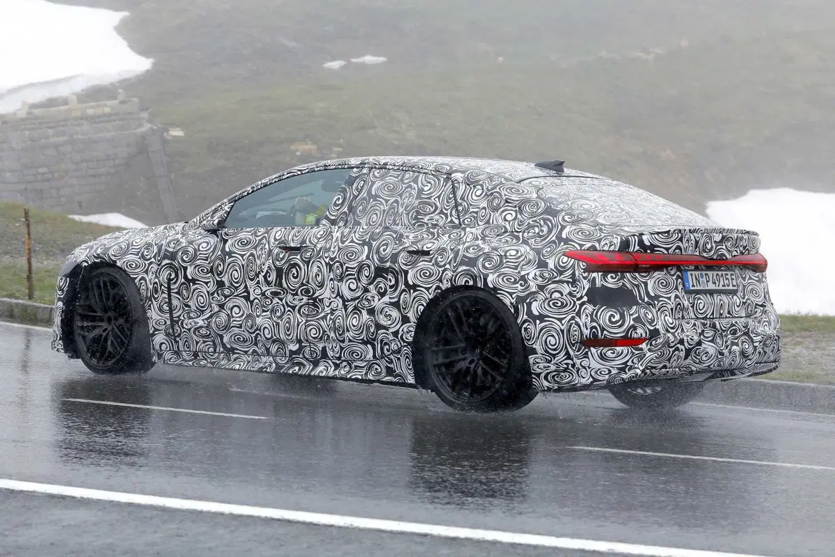 Audi RS 6 e-tron: la versione più potente è 100% elettrica | Foto Spia  (7)