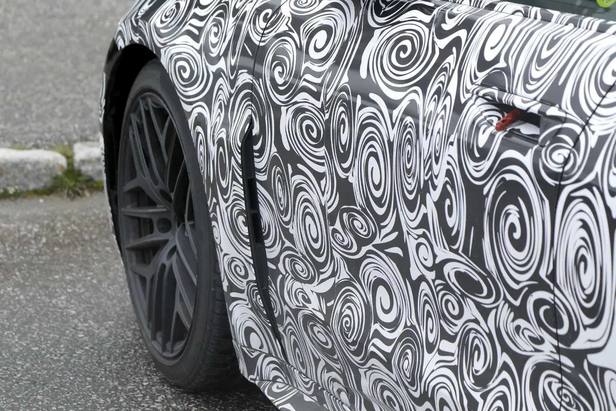 Audi RS 6 e-tron: la versione più potente è 100% elettrica | Foto Spia  (19)