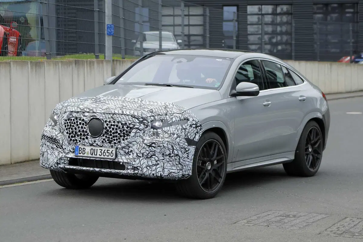 Mercedes GLE: arriva il nuovo facelift, scopriamolo con le nuove foto spia (3)