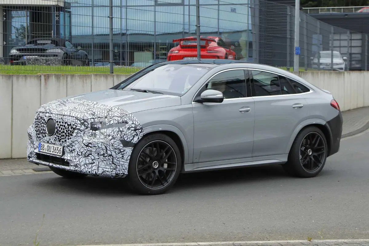 Mercedes GLE: arriva il nuovo facelift, scopriamolo con le nuove foto spia (4)