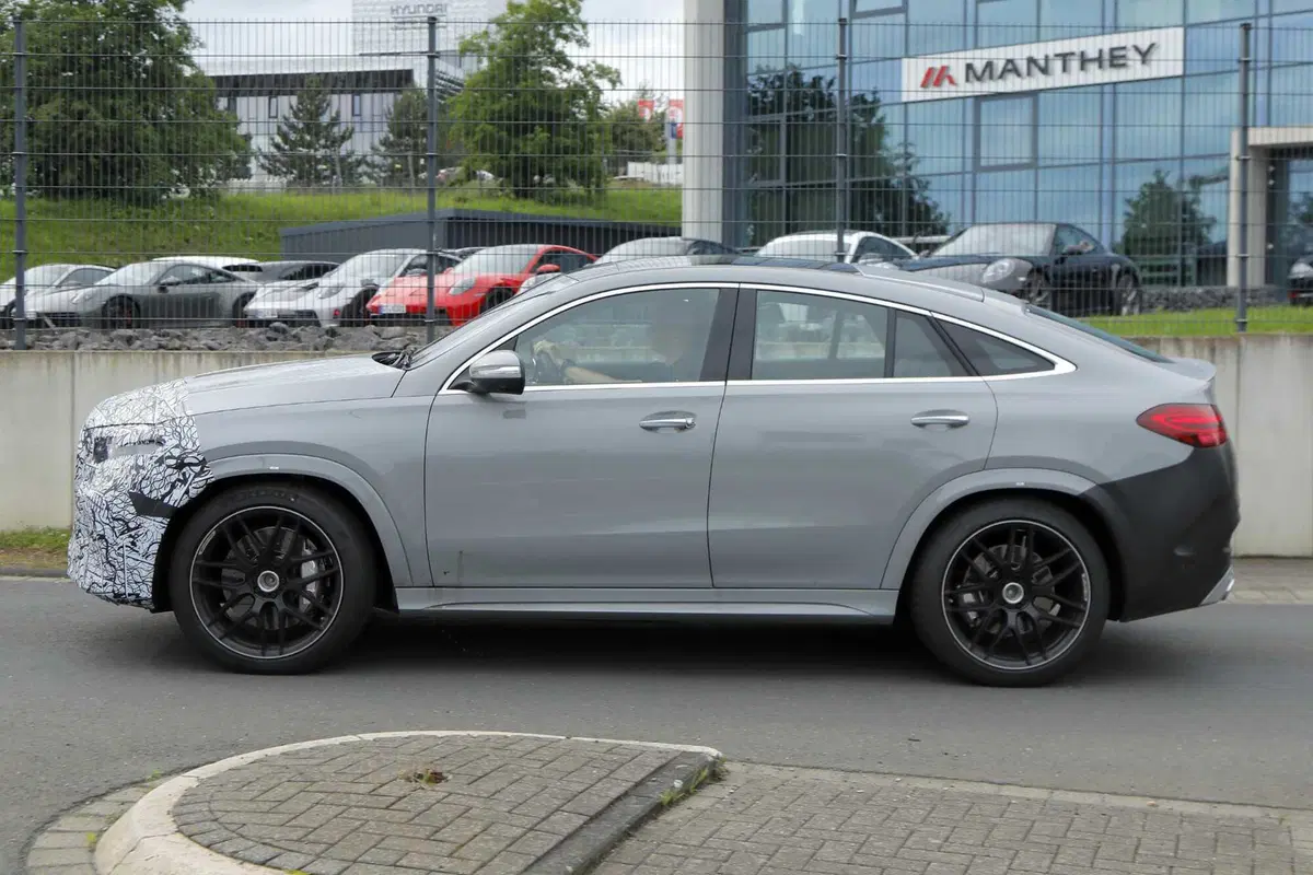 Mercedes GLE: arriva il nuovo facelift, scopriamolo con le nuove foto spia (5)