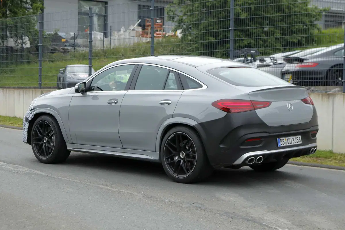 Mercedes GLE: arriva il nuovo facelift, scopriamolo con le nuove foto spia (6)