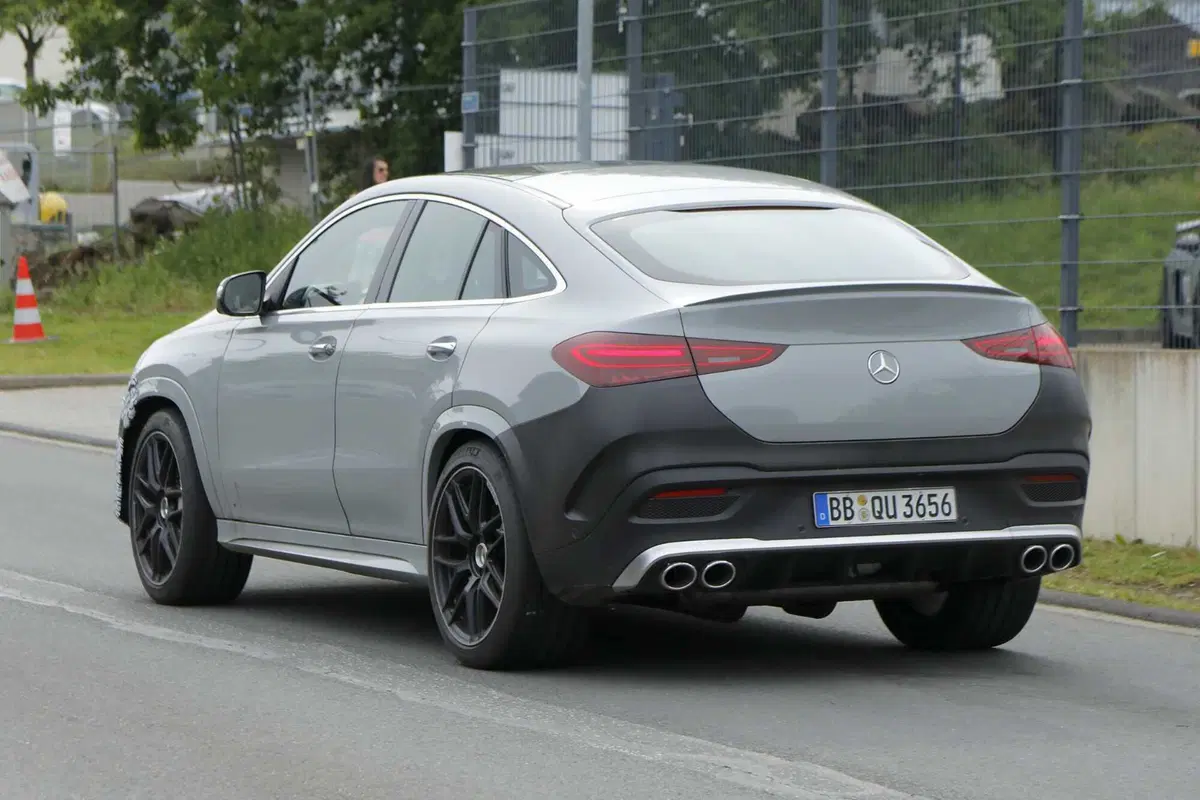 Mercedes GLE: arriva il nuovo facelift, scopriamolo con le nuove foto spia (7)