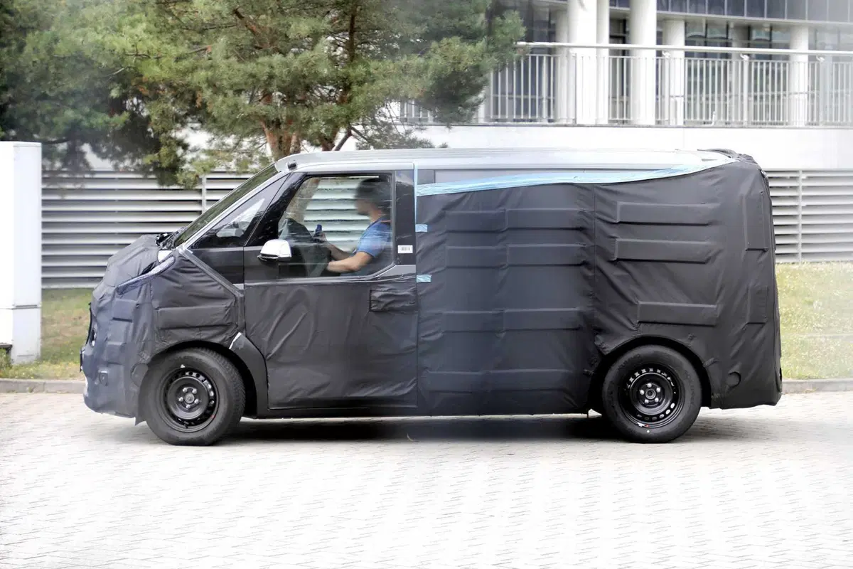 Kia PV5: arriva il nuovo furgone elettrico per conquistare l'Europa | Foto Spia (10)