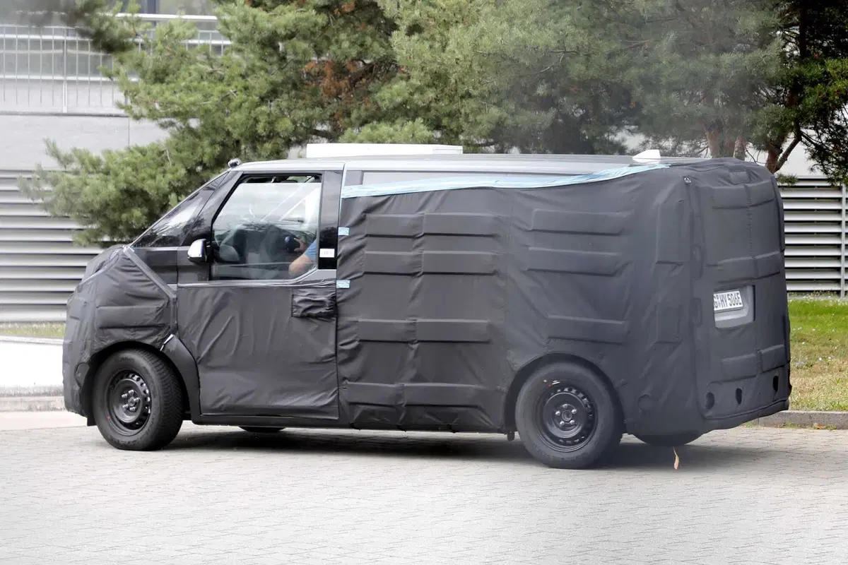 Kia PV5: arriva il nuovo furgone elettrico per conquistare l'Europa | Foto Spia (8)