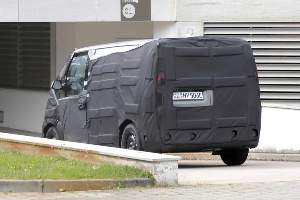 Kia PV5: arriva il nuovo furgone elettrico per conquistare l'Europa | Foto Spia (9)