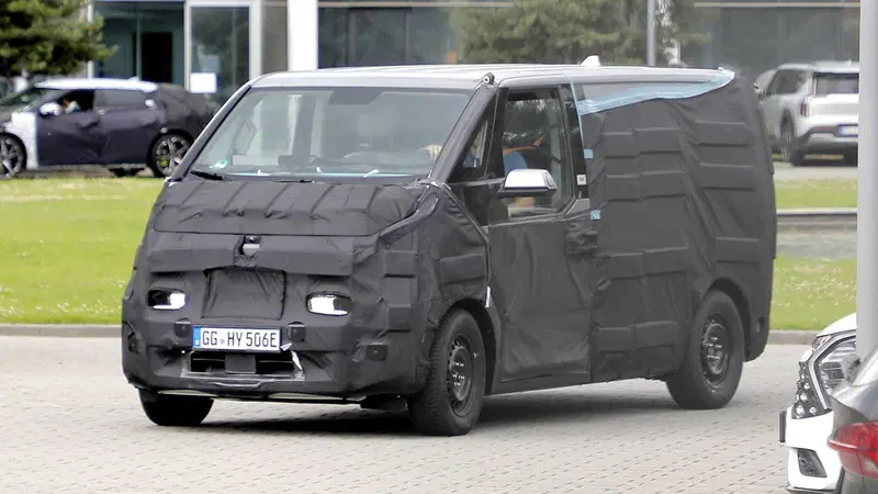Kia PV5: arriva il nuovo furgone elettrico per conquistare l'Europa | Foto Spia