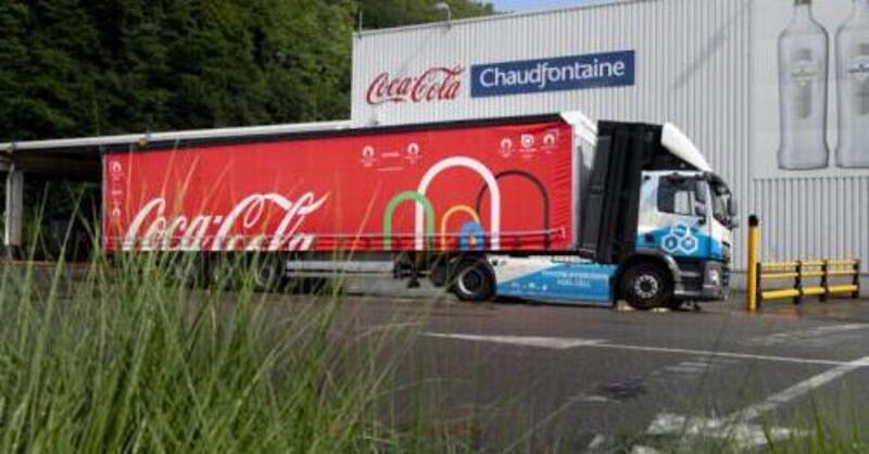 Toyota: il TIR a idrogeno viaggia in Europa carico di Coca Cola