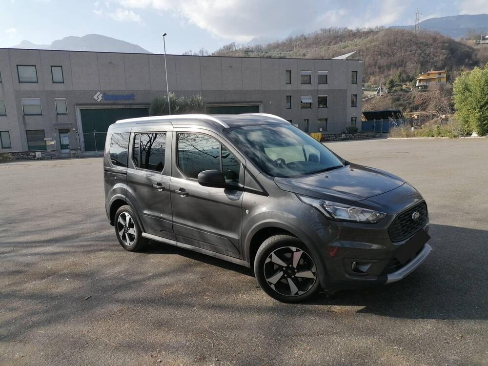 Ford Tourneo Connect usata a Brescia (5)