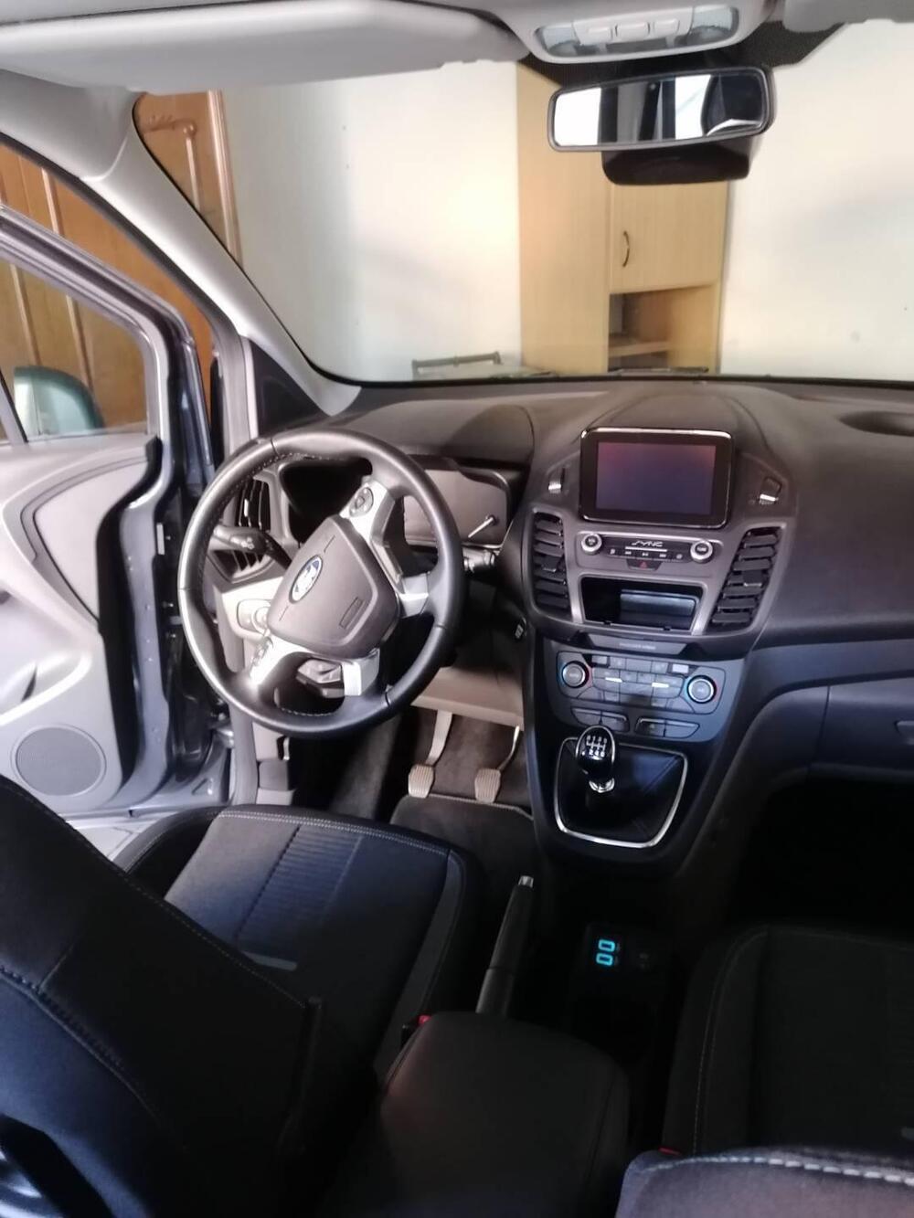 Ford Tourneo Connect usata a Brescia (9)