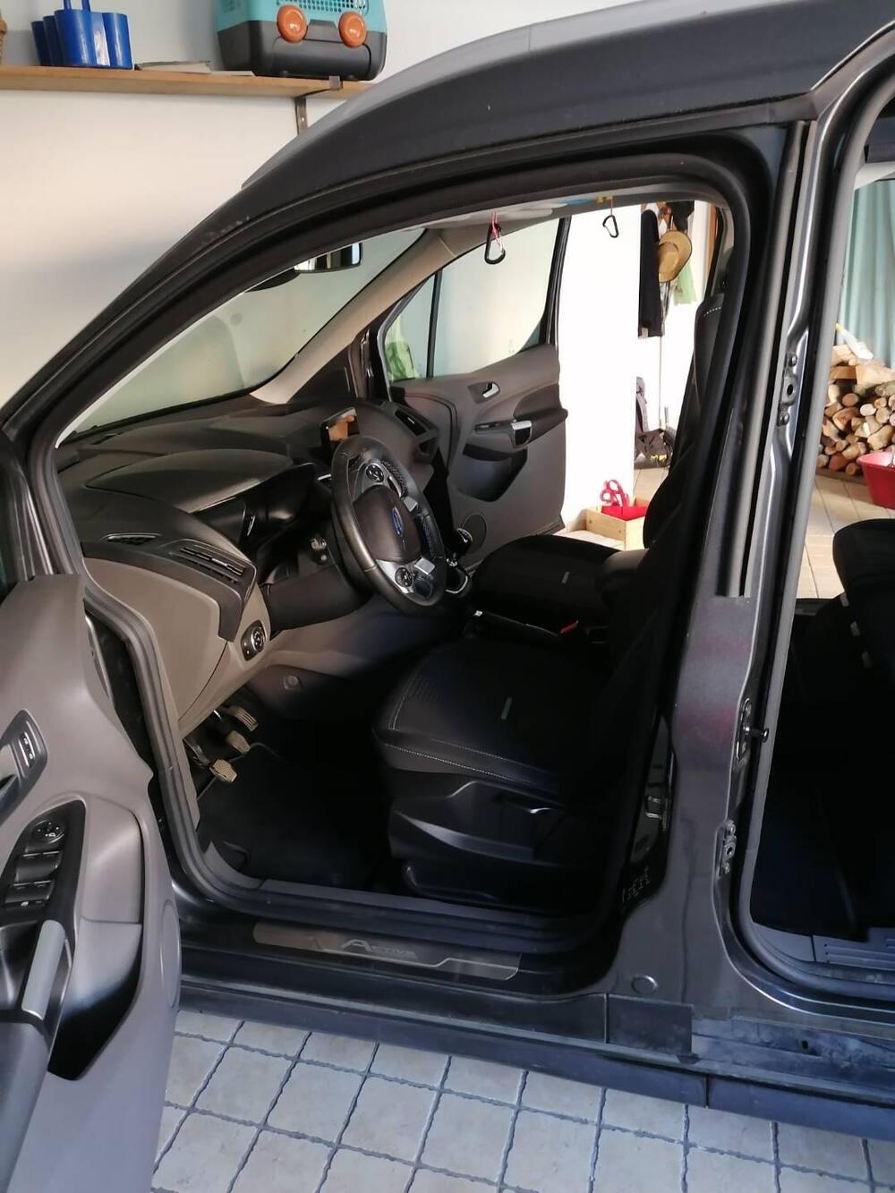 Ford Tourneo Connect usata a Brescia (15)