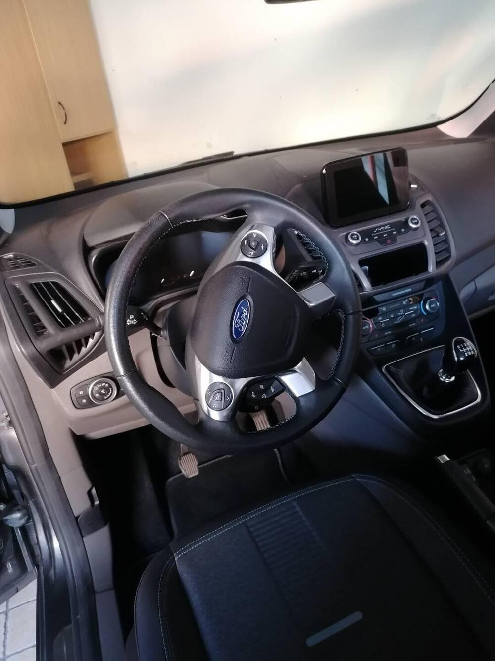 Ford Tourneo Connect usata a Brescia (16)