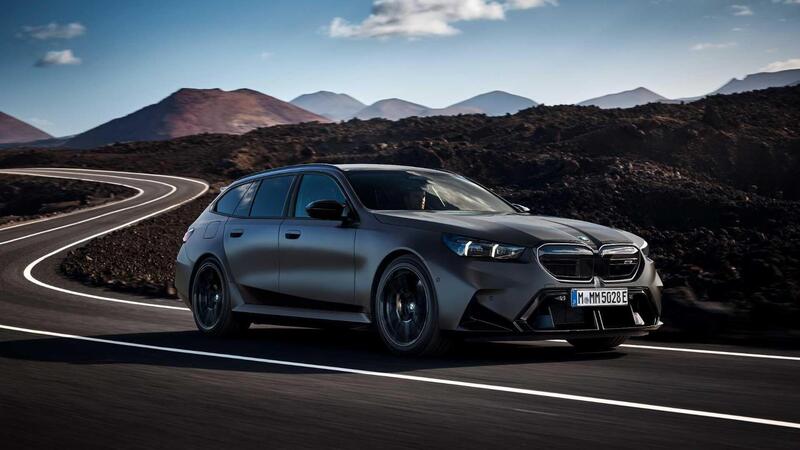 BMW M5 Touring: arriva la plug-in da 727 CV peso massimo da 2.475 kg