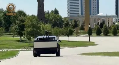 Tesla Cybertruck: il leader ceceno Kadyrov ci ha messo un optional da guerra