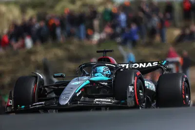 F1. GP Olanda: George Russell detta il passo nelle FP2 di Zandvoort. Problemi al cambio per Carlos Sainz: i risultati