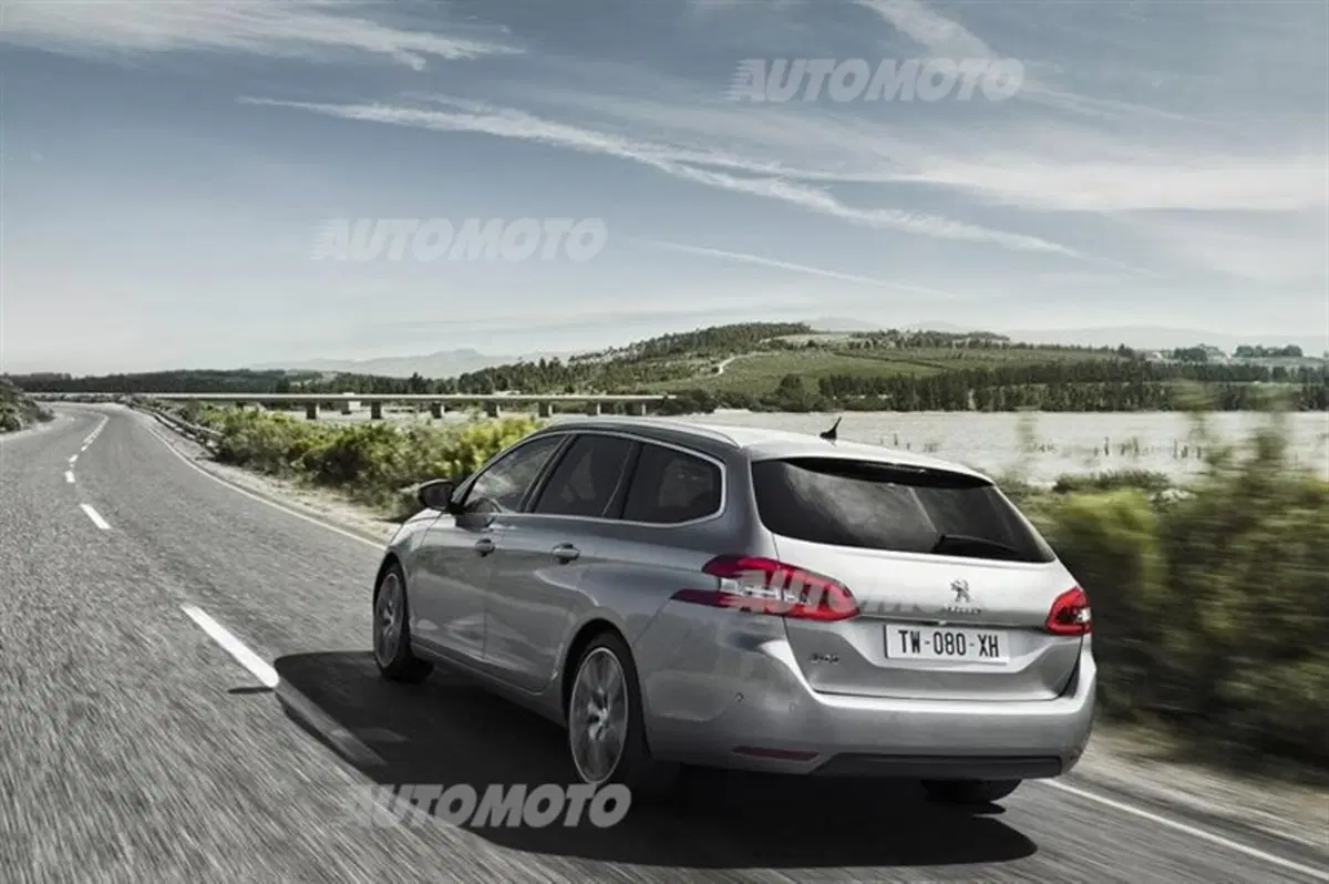 Quale comprare, Confronto: Peugeot 308 SW Active BlueHDi Vs Fiat Tipo SW Mjt Lounge (19)