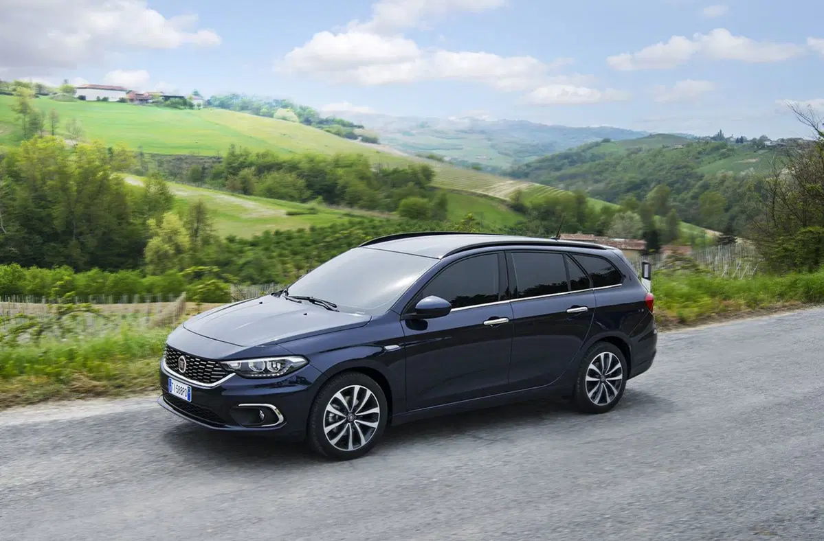 Quale comprare, Confronto: Peugeot 308 SW Active BlueHDi Vs Fiat Tipo SW Mjt Lounge (2)