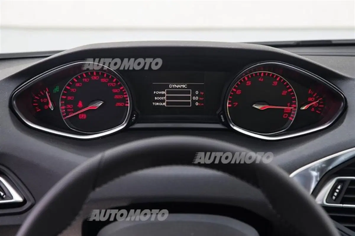 Quale comprare, Confronto: Peugeot 308 SW Active BlueHDi Vs Fiat Tipo SW Mjt Lounge (6)
