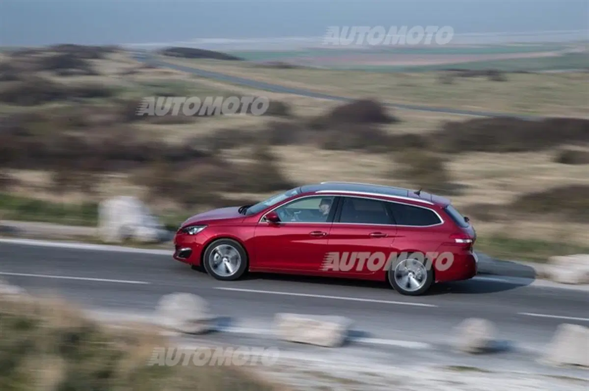 Quale comprare, Confronto: Peugeot 308 SW Active BlueHDi Vs Fiat Tipo SW Mjt Lounge (15)