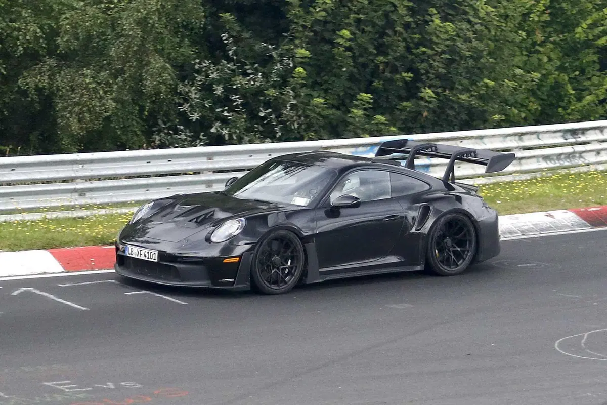 Porsche 911 GT3 RS: al Nurburgring è stato avvistato il facelift | Foto Spia  (5)