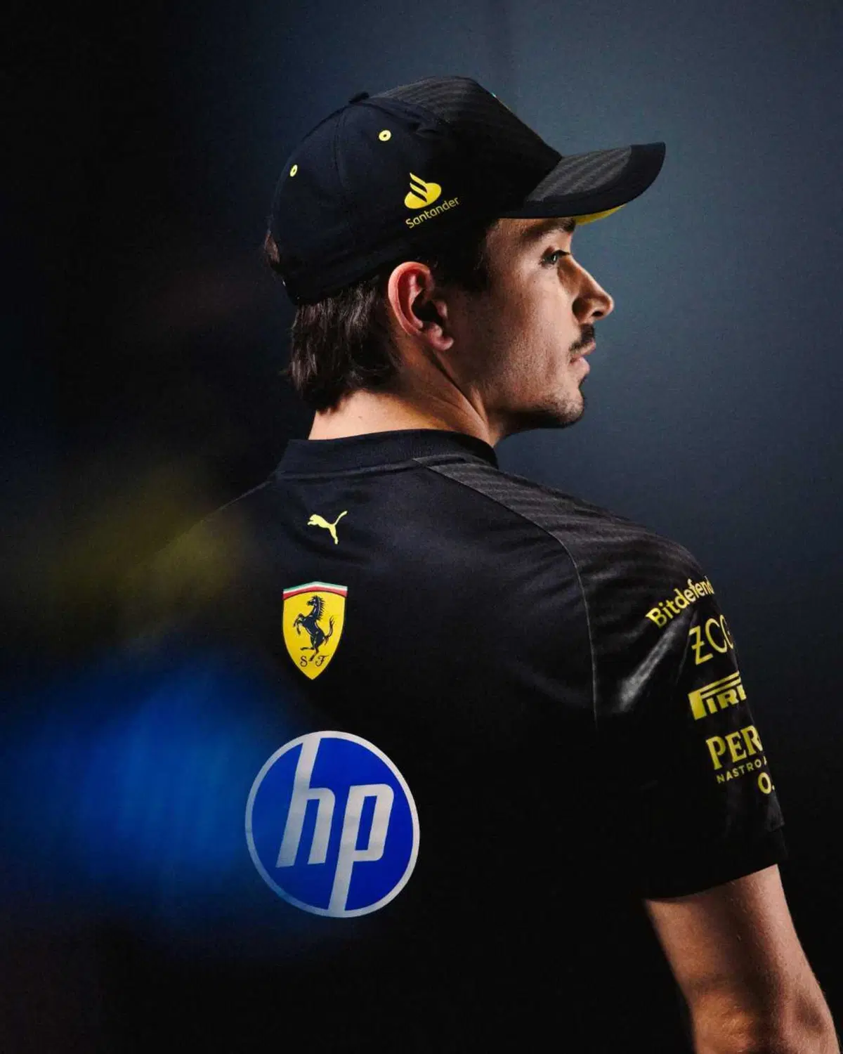 Formula 1. Ferrari si colora di nero per il Gran Premio d'Italia: presentata la collezione Carbon Fiber (6)