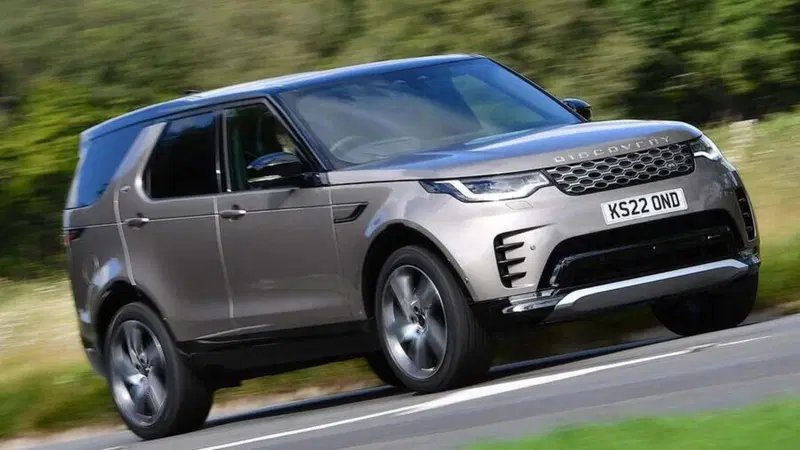 Land Rover: la Discovery sar&agrave; tutta un'altra auto, per smarcarsi dalla Defender