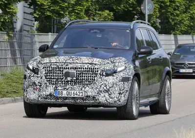 Mercedes GLS: ecco il secondo facelift in arrivo | Foto Spia 