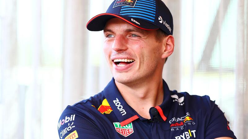 Max Verstappen non vuole correre in Formula 1 fino a 40 anni: &ldquo;Vorrei fare dell&rsquo;altro&rdquo;. E sulla Ferrari dice..